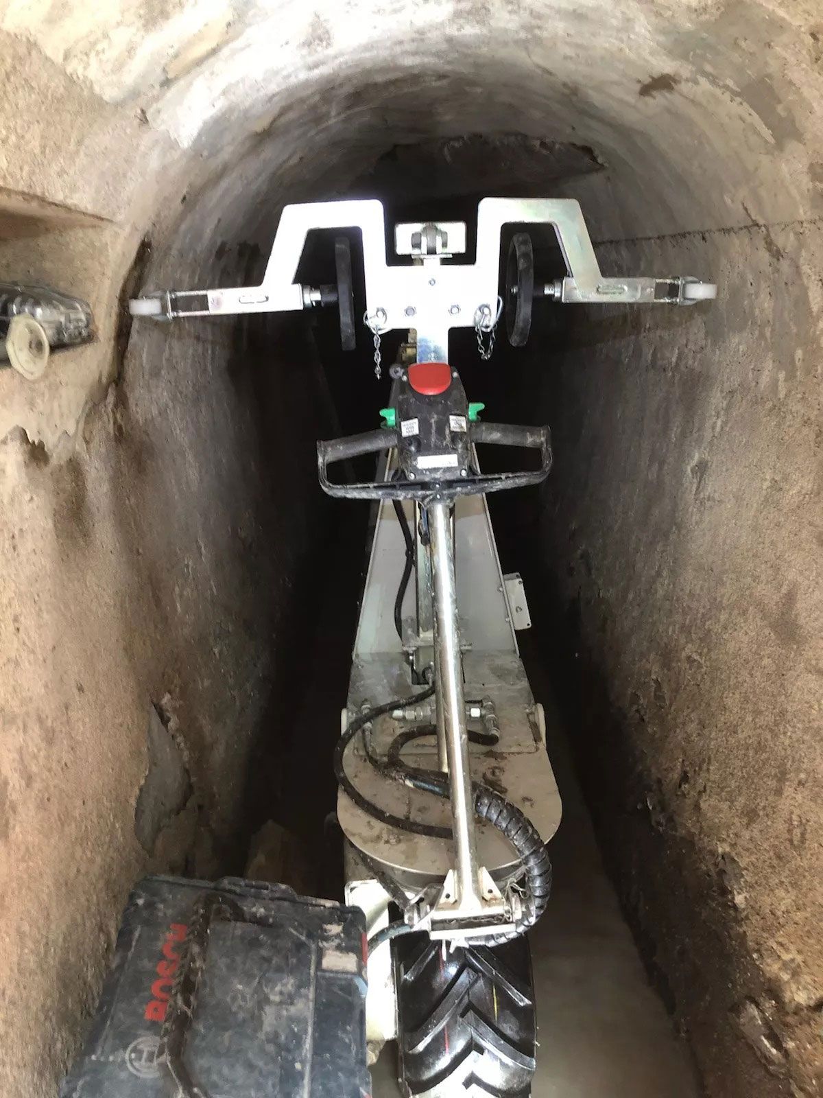 Notre robot pour canalisation se fait trottinette pour circuler dans les espaces étroits et humides Notre robot pour canalisation se fait trottinette pour circuler dans les espaces étroits et humides