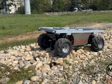 🎥 Regardez comment l’ECM160 transforme les cailloux en tapis rouge.

Il était une fois… un terrain semé d’embûches. Et un héros électrique, l’ECM160, qui n’a...